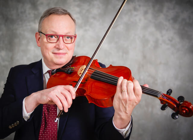Julian Fisher playing viola